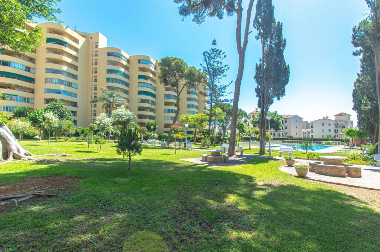 Апартаменты El Rocio En La Playa De Cariluela Торремолинос Экстерьер фото