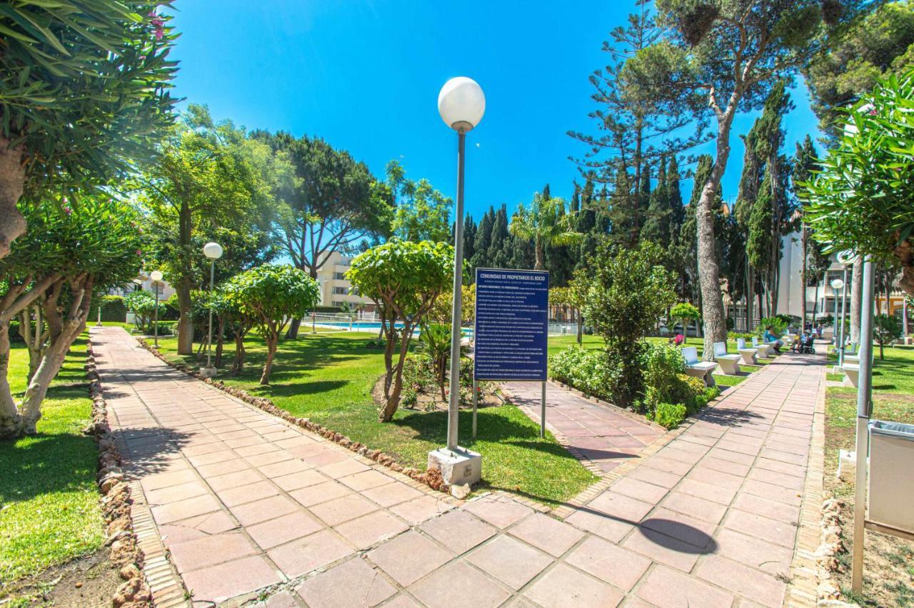 Апартаменты El Rocio En La Playa De Cariluela Торремолинос Экстерьер фото